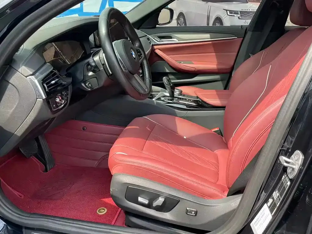 BMW 5 Series 2024 из CN, фото 8