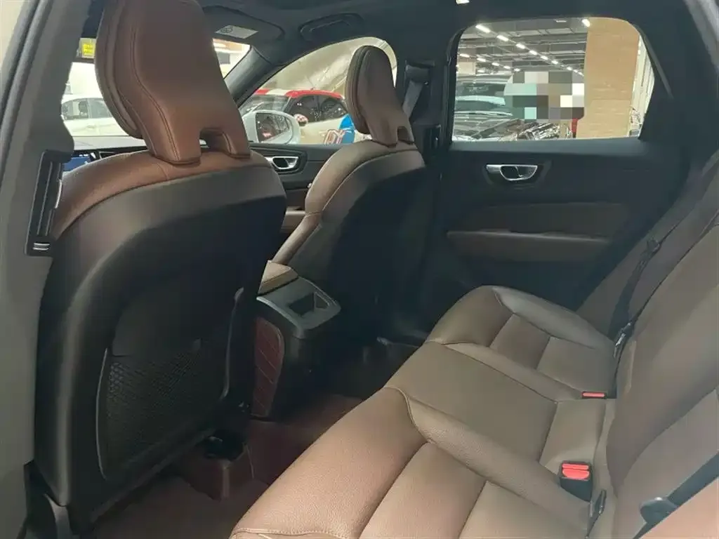 Volvo XC60 2022 из CN, фото 10