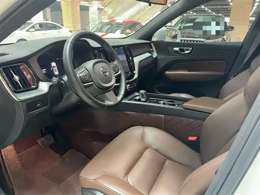 Volvo XC60 2022 из CN, фото 9