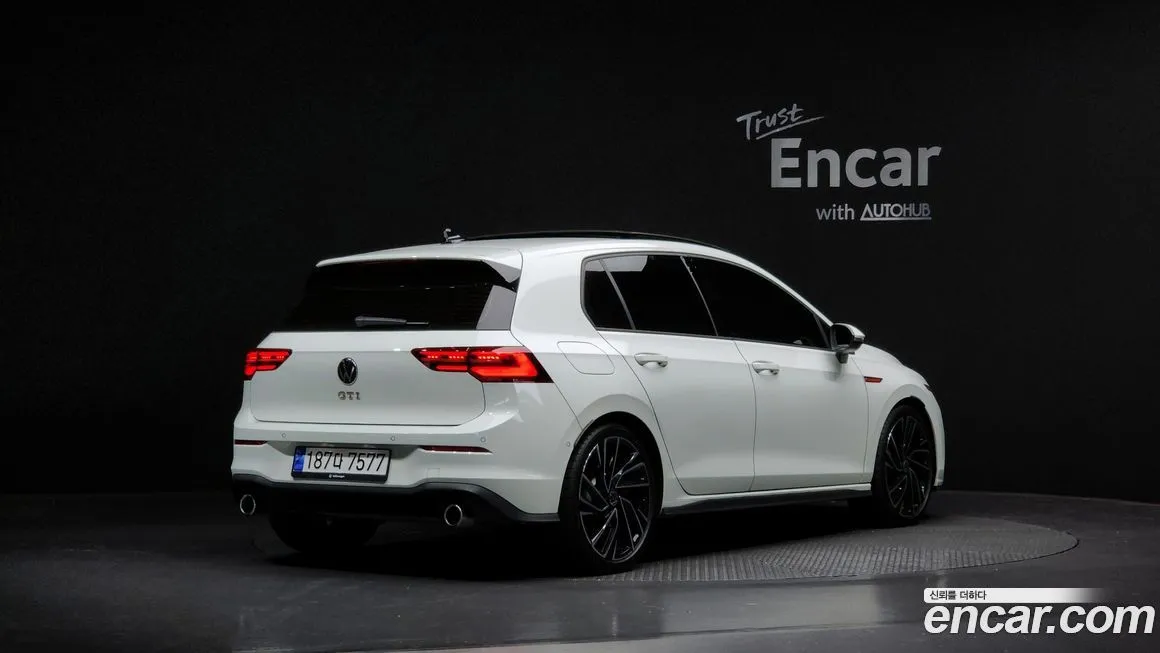 Volkswagen Golf 2023 из KR, фото 2