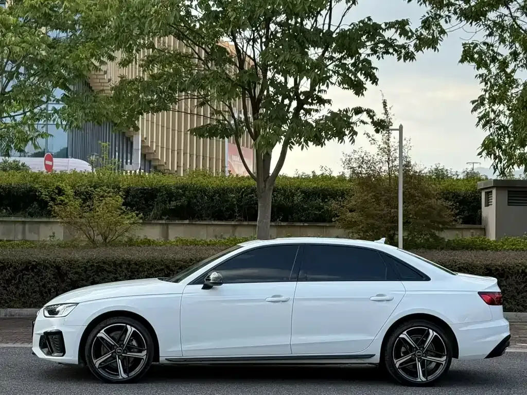 Audi A4L 2024 из CN, фото 3
