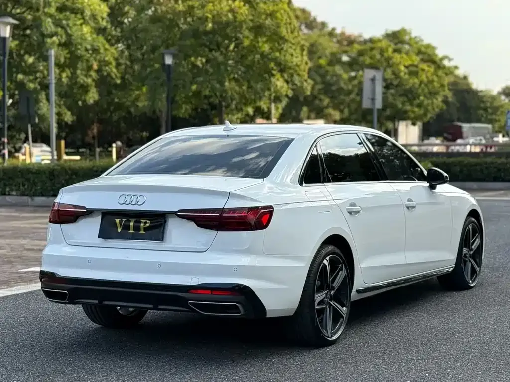 Audi A4L 2024 из CN, фото 5
