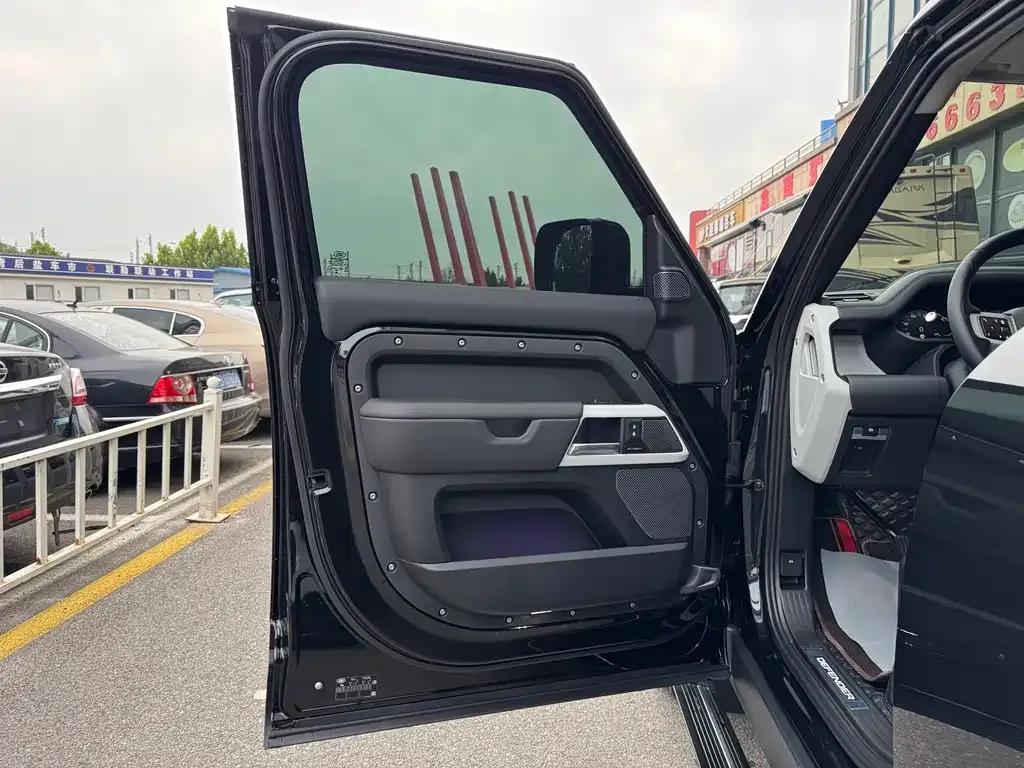 Land Rover Defender 2024 из CN, фото 10