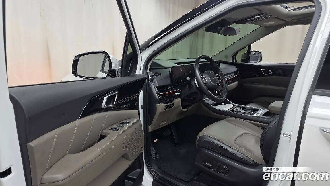 Kia Carnival — фото 10