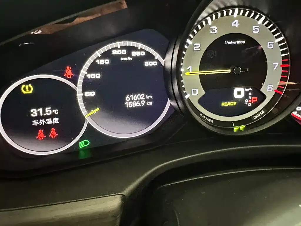 Porsche Panamera Hybrid 2022 из CN, фото 10