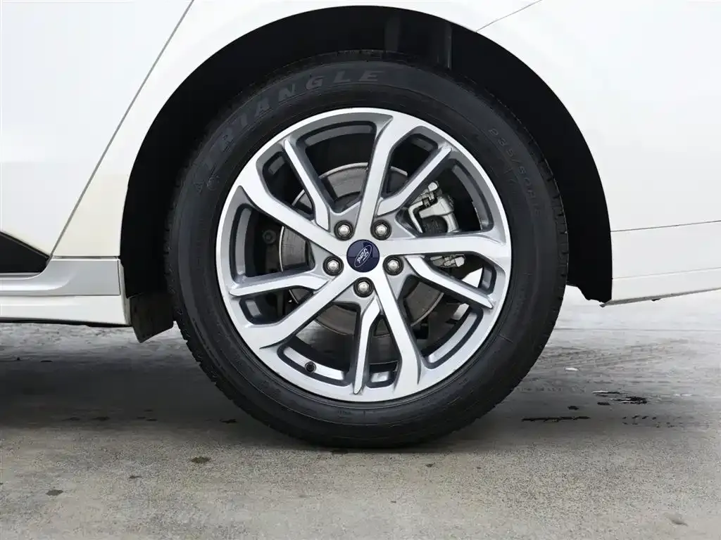 Ford Mondeo 2023 из CN, фото 7