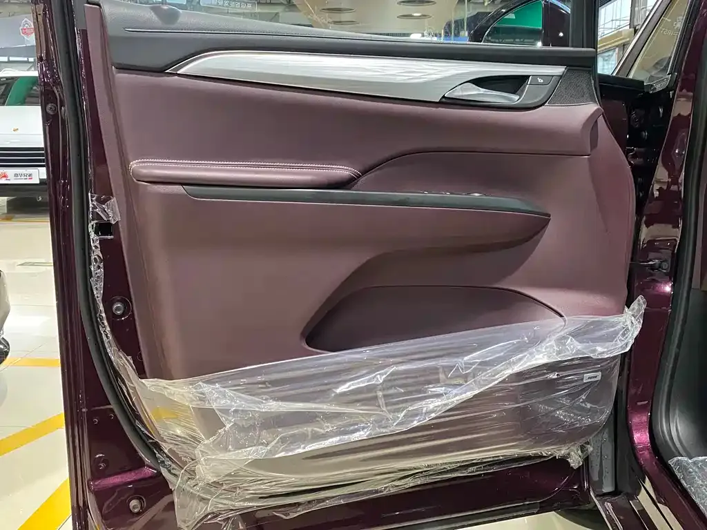 Buick GL8 2025 из CN, фото 4