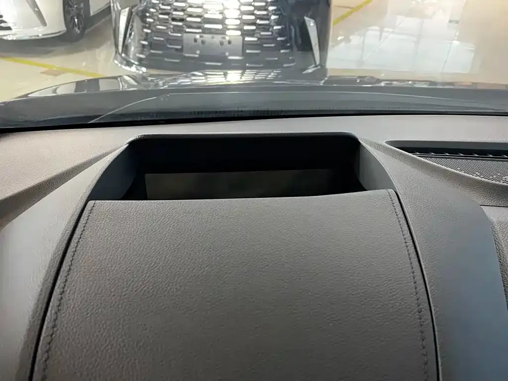 Buick GL8 2025 из CN, фото 8