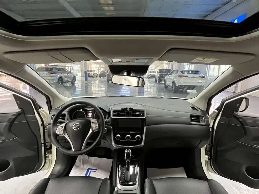 Nissan Tiida 2022 из CN, фото 10