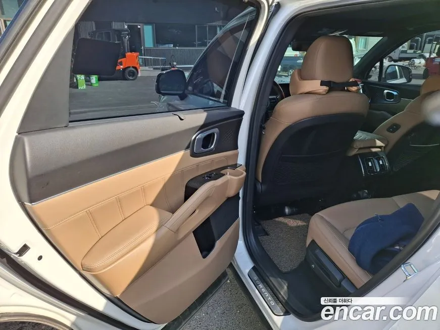 Kia Sorento — фото 8