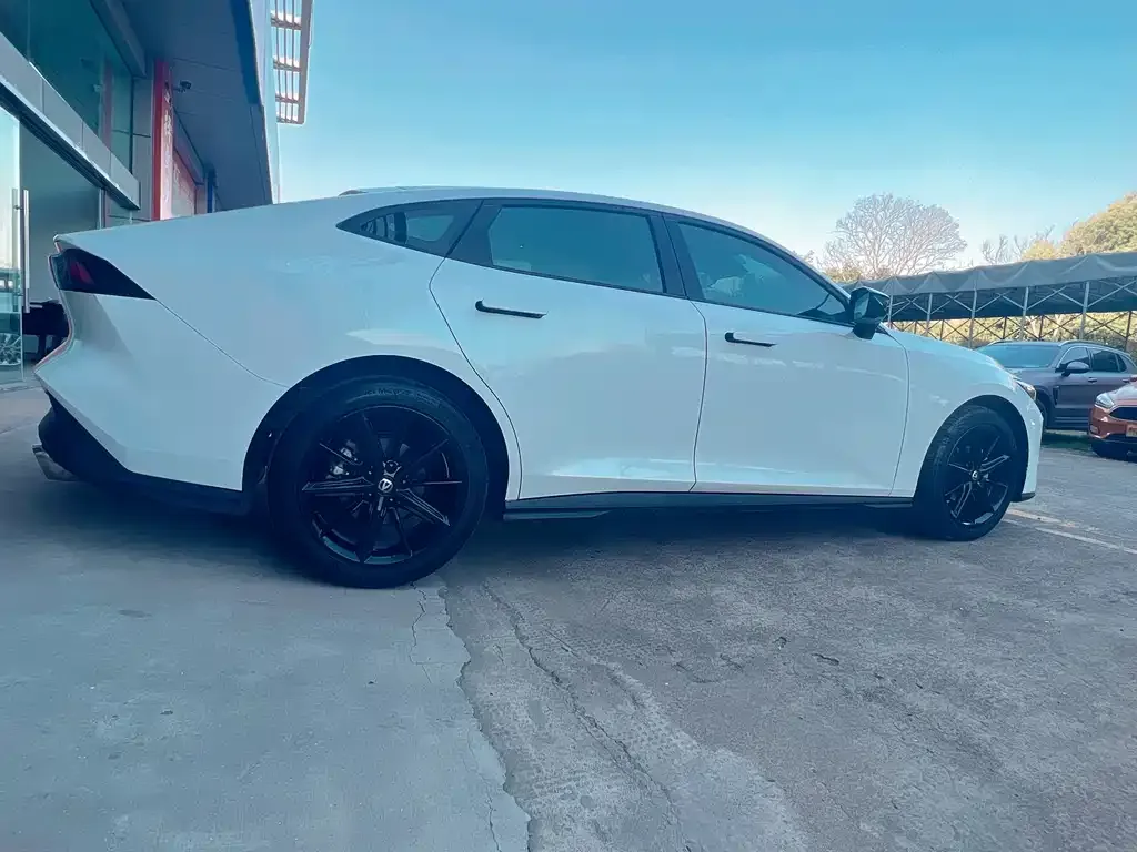 Changan UNI-V 2023 из CN, фото 2