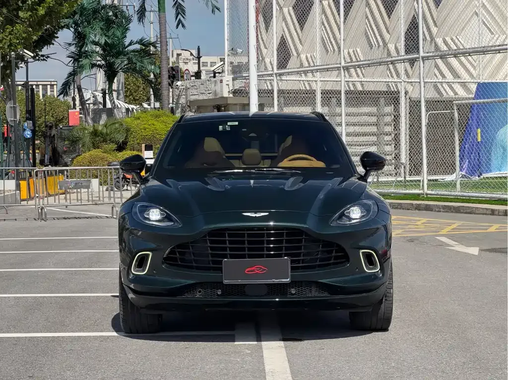 Aston Martin DBX — фото 2