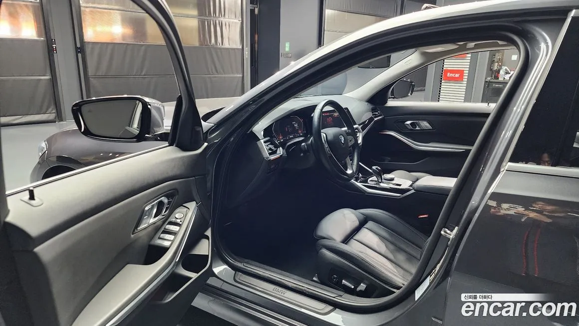 BMW 3-Series 2022 из KR, фото 10