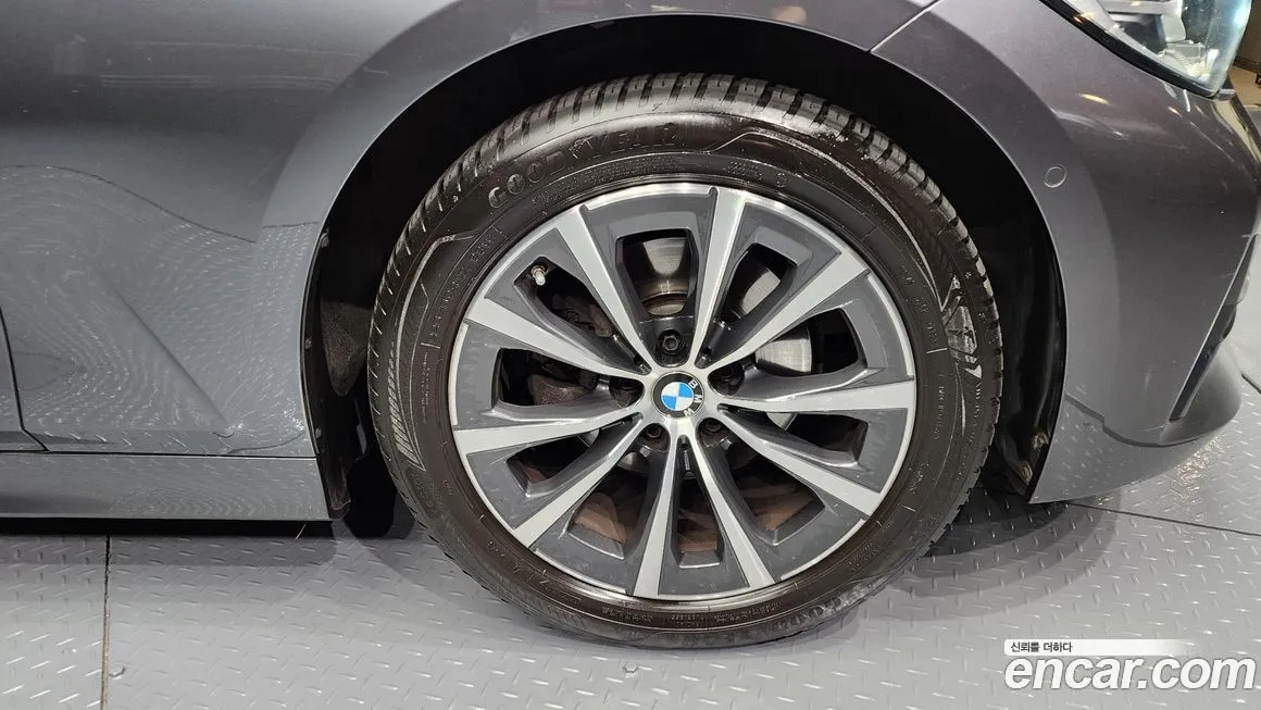 BMW 3-Series 2022 из KR, фото 5