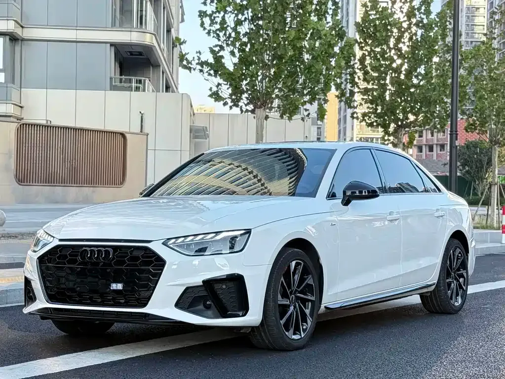 Audi A4L 2023 из CN, фото 1
