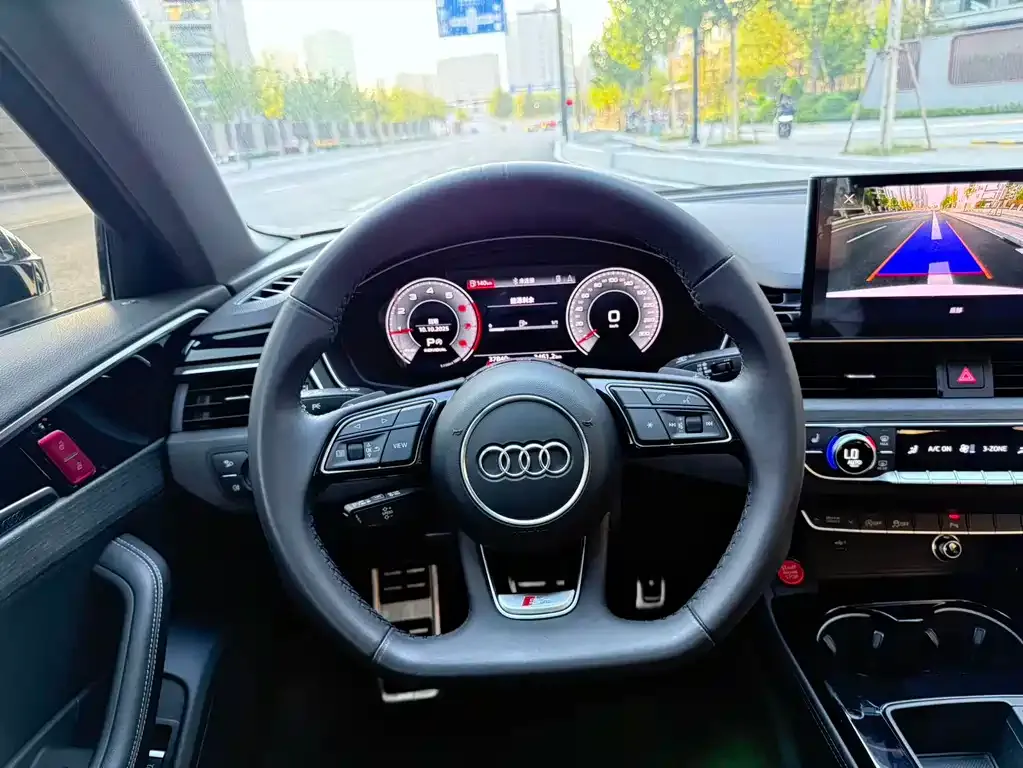 Audi A4L 2023 из CN, фото 6
