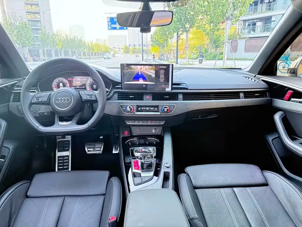 Audi A4L 2023 из CN, фото 7