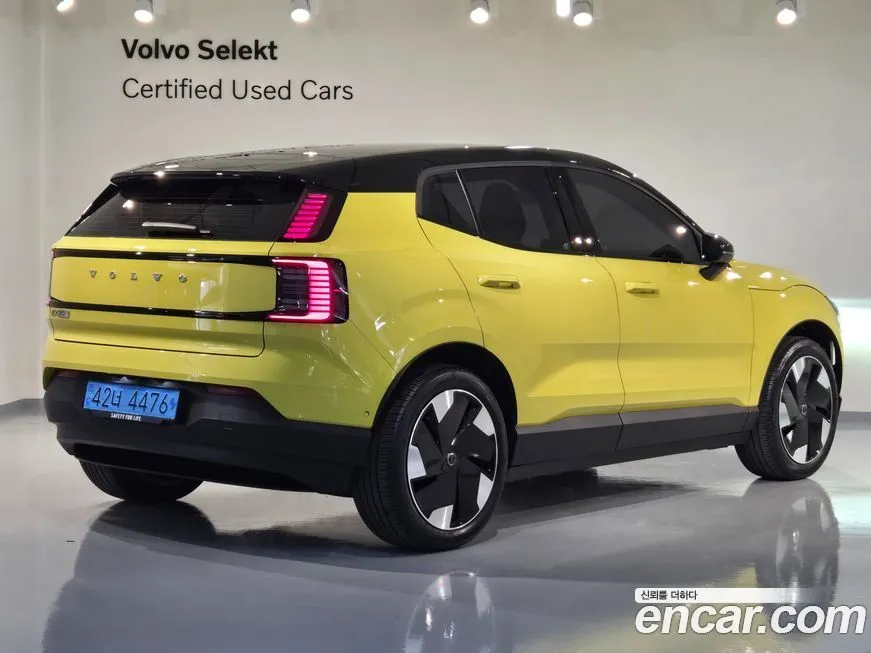 Volvo EX30 2025 из KR, фото 2