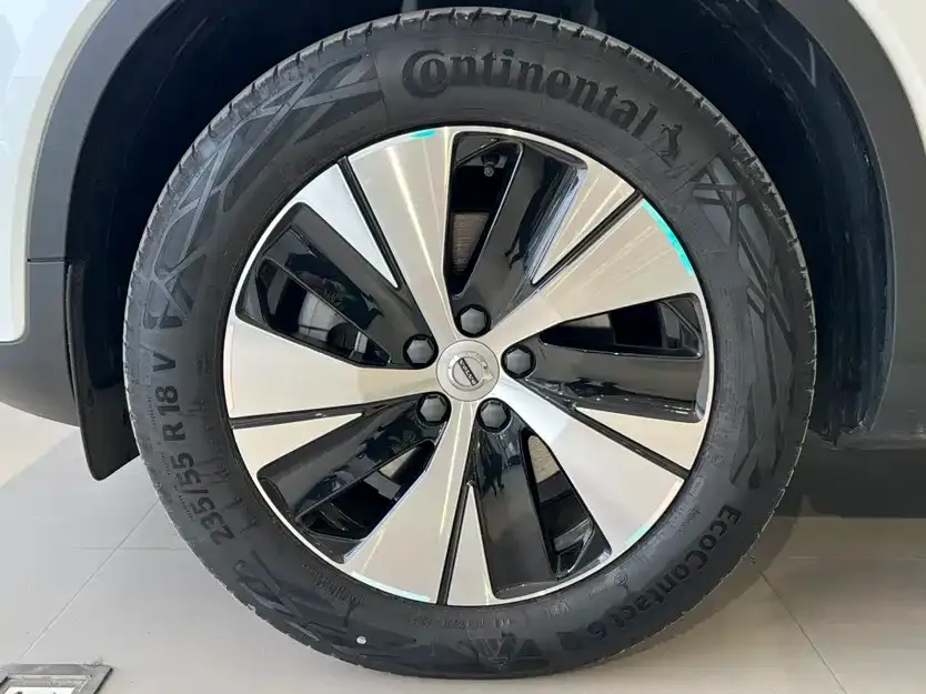 Volvo XC40 2024 из CN, фото 9