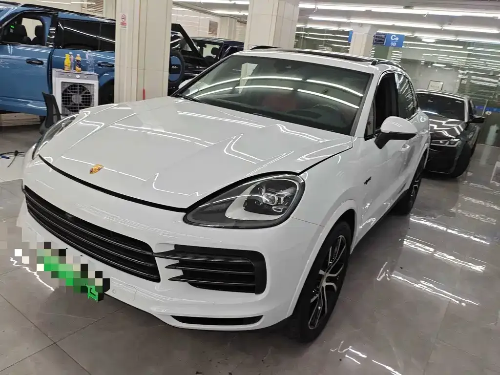 Porsche Cayenne Hybrid — фото 1
