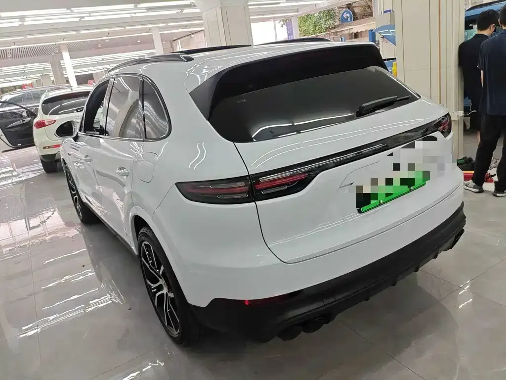 Porsche Cayenne Hybrid — фото 4