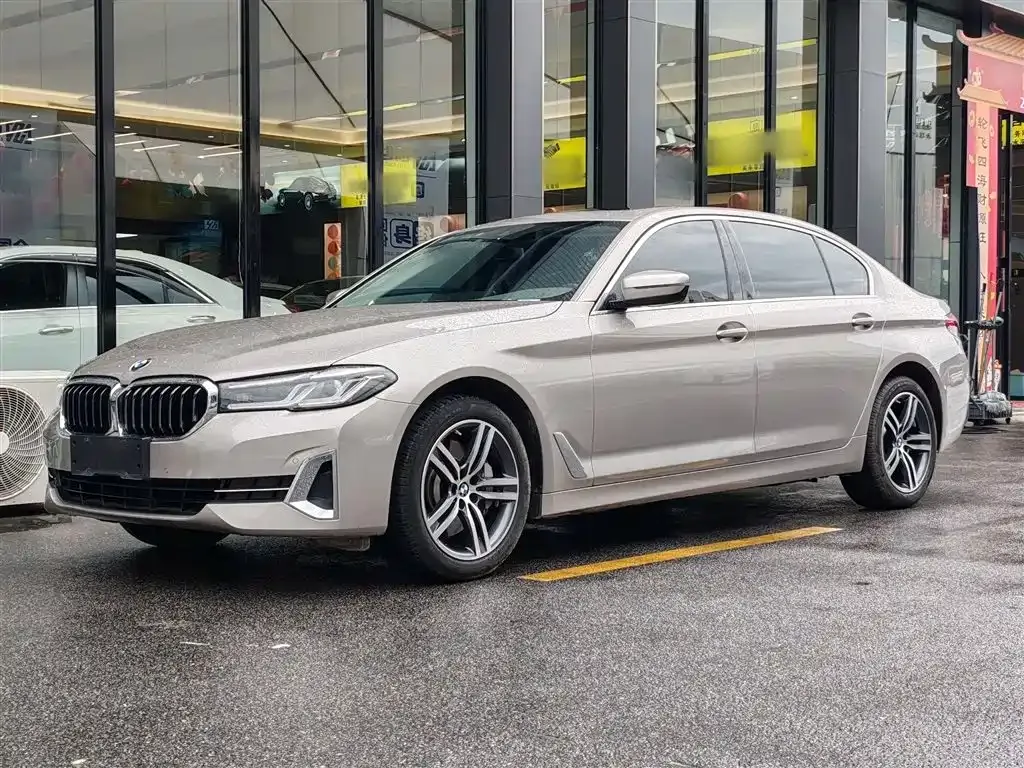 BMW 5 Series — фото 1