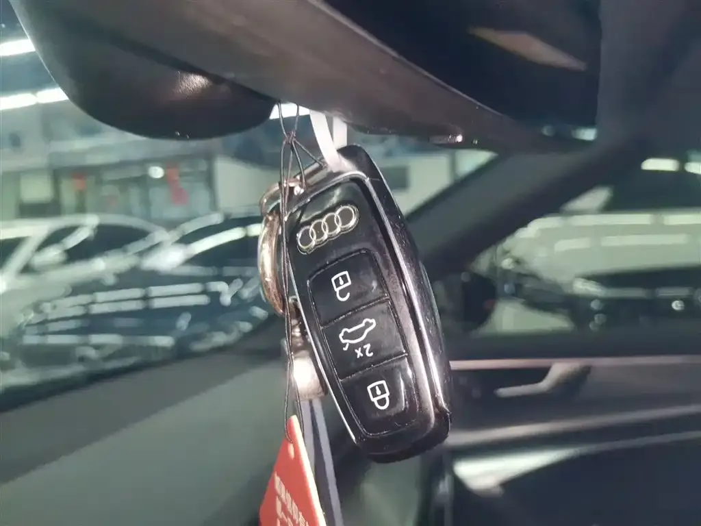 Audi A6L 2022 из CN, фото 9