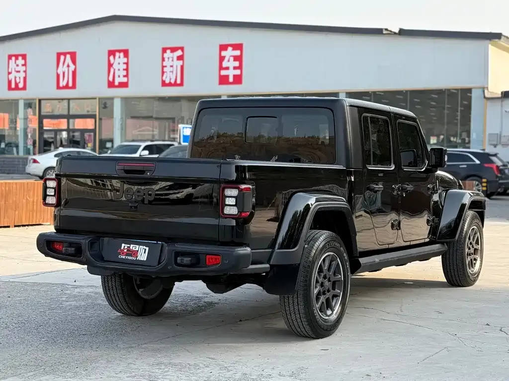 Jeep Gladiator 2023 из CN, фото 8