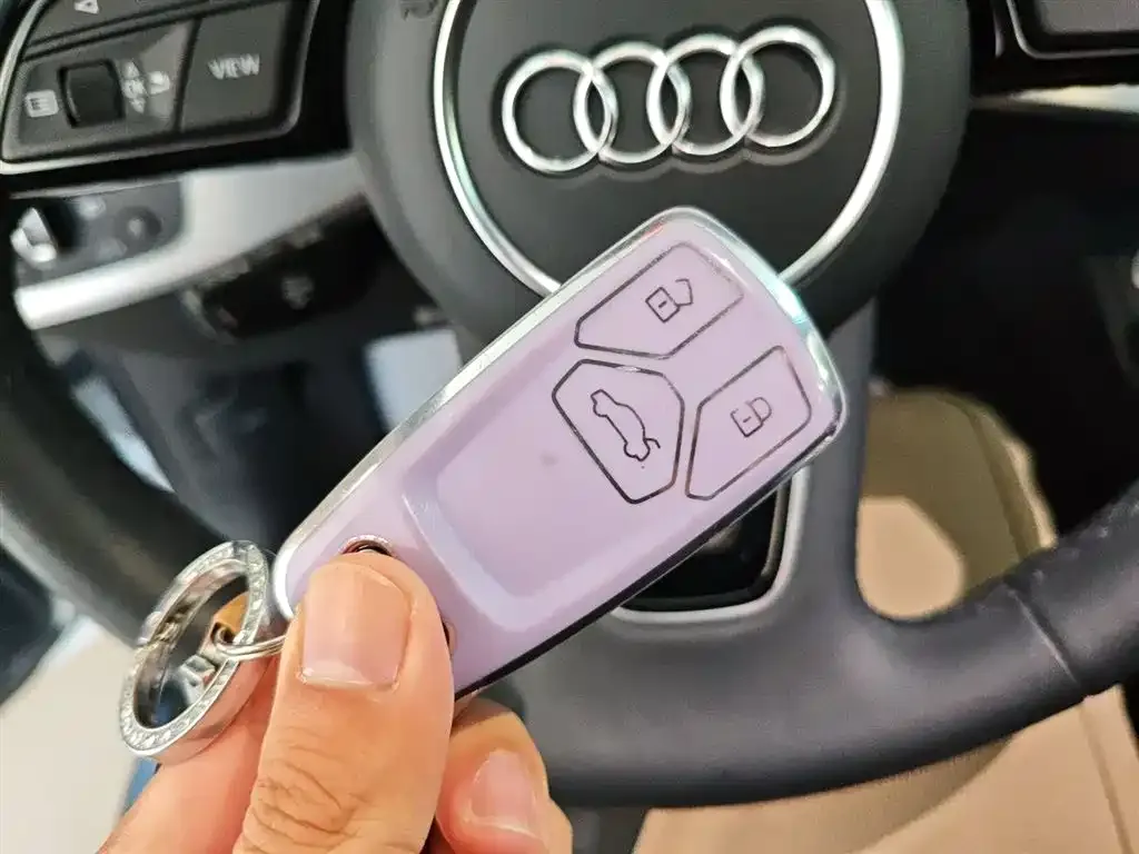 Audi A4L 2024 из CN, фото 9