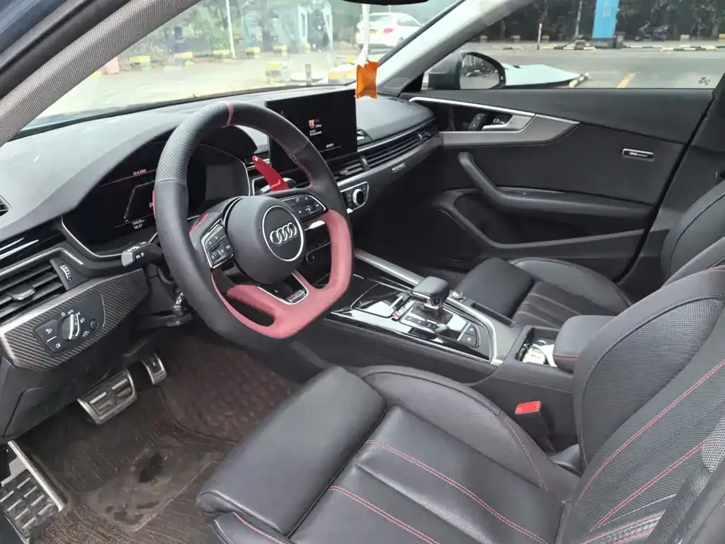 Audi A4L 2023 из CN, фото 10