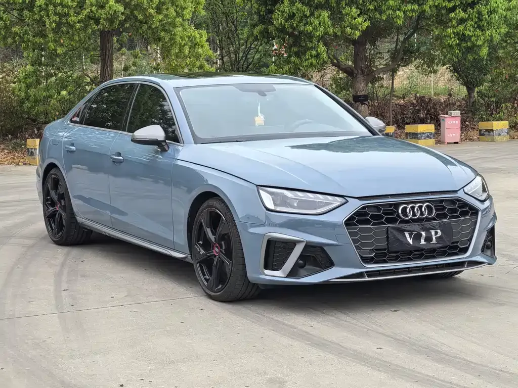 Audi A4L 2023 из CN, фото 2