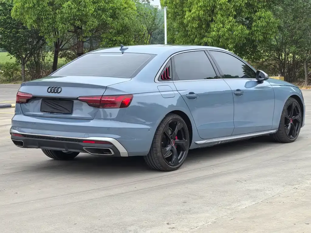 Audi A4L 2023 из CN, фото 4