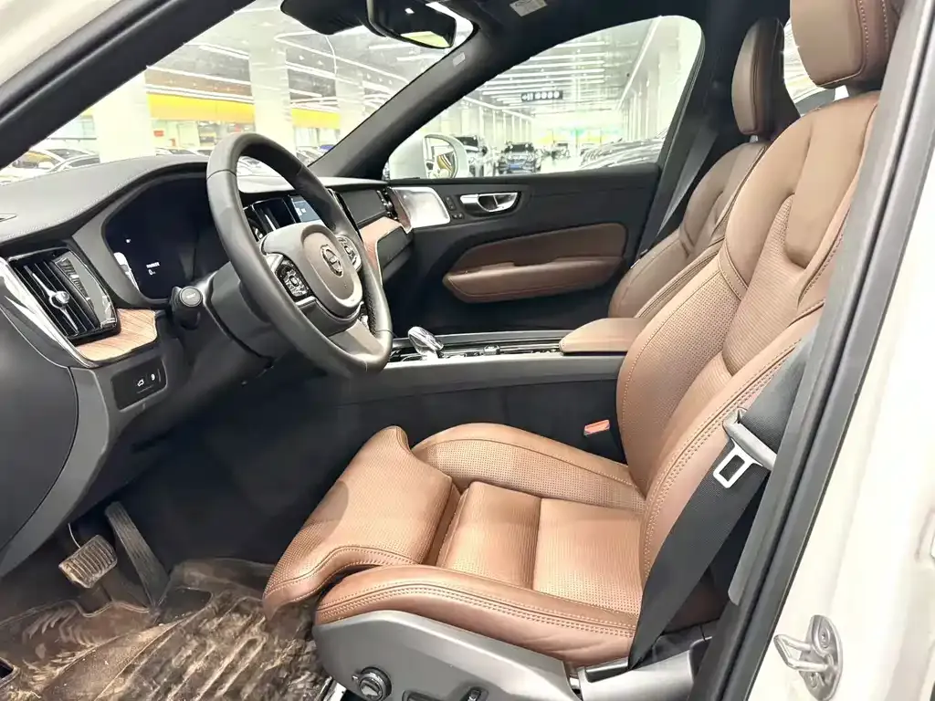 [object Object] XC60 PHEV 2025 из CN, фото 4