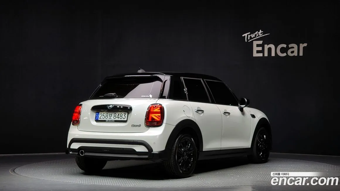 Mini Cooper 2024 из KR, фото 2