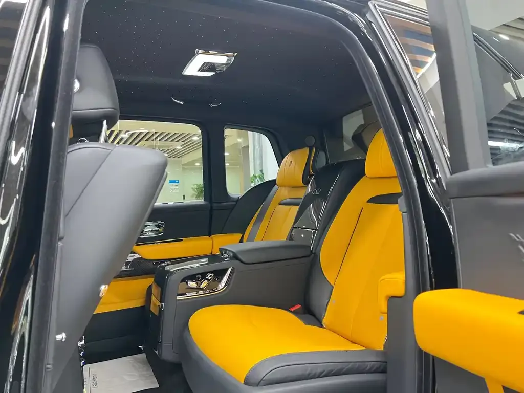 Rolls-Royce Cullinan 2022 из CN, фото 8