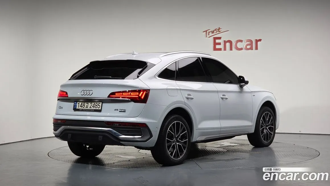Audi Q5 2023 из KR, фото 2