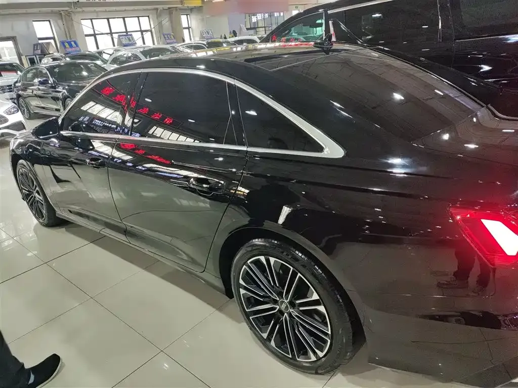 Audi A6L 2023 из CN, фото 5