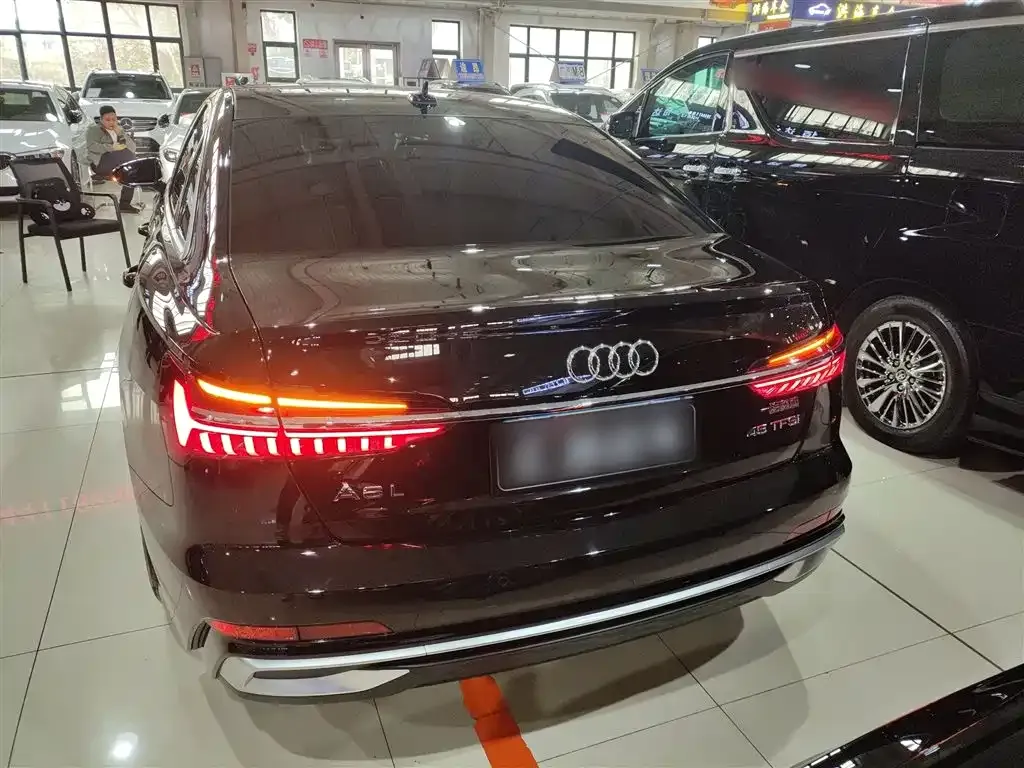 Audi A6L 2023 из CN, фото 6