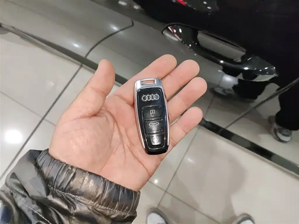 Audi A6L 2023 из CN, фото 9