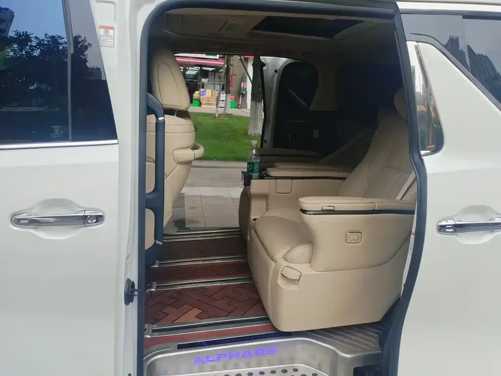 Toyota Alphard 2021 из CN, фото 3