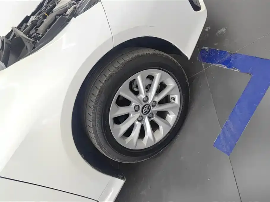 Toyota Corolla 2023 из CN, фото 6