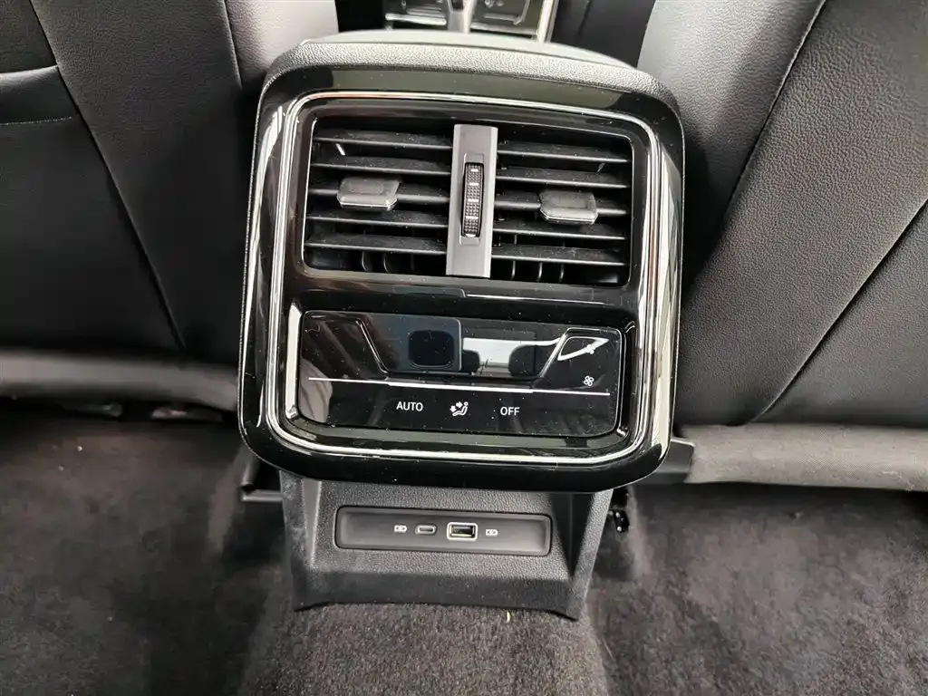 Volkswagen Passat 2024 из CN, фото 9