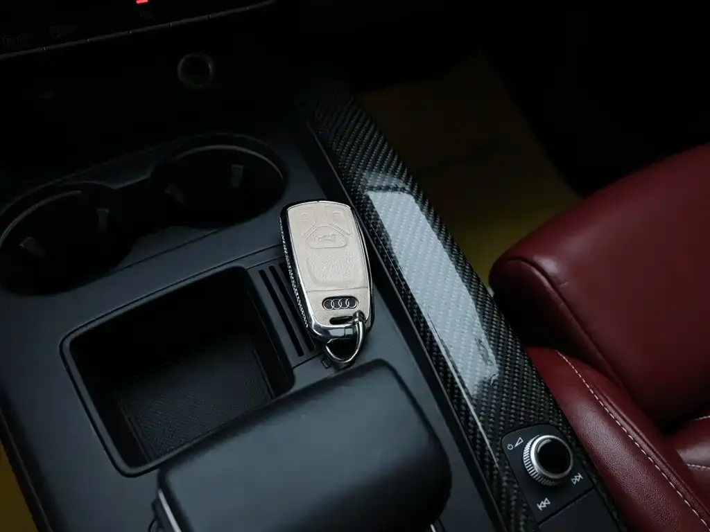 Audi A4L 2021 из CN, фото 10