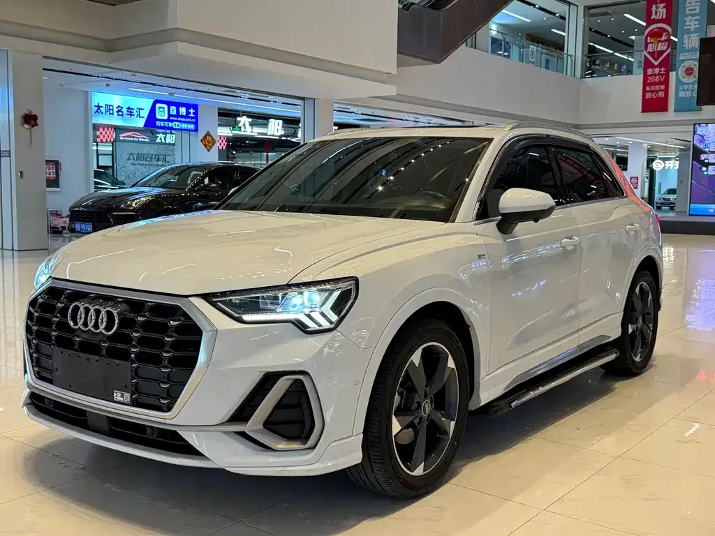 Audi Q3 — фото 1