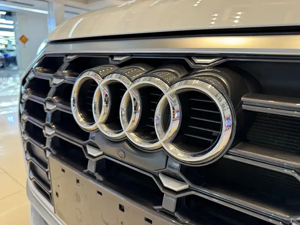 Audi Q3 — фото 5