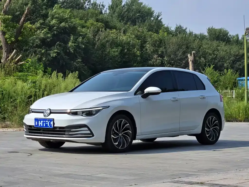 Volkswagen Golf 2024 из CN, фото 1