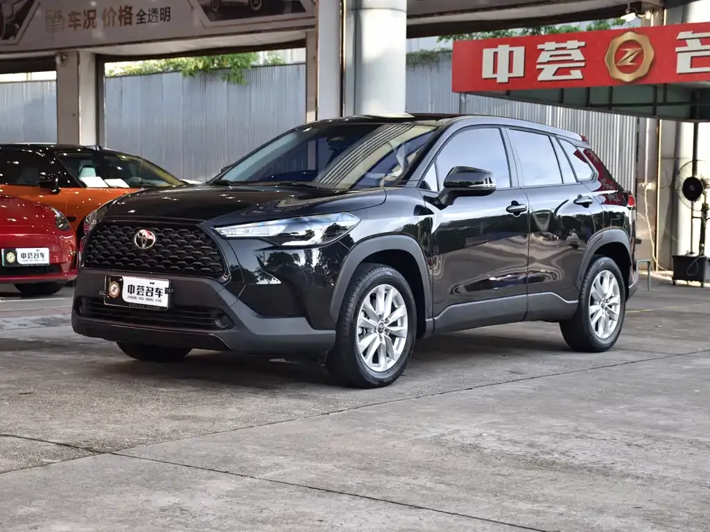 Toyota Corolla Cross — фото 1