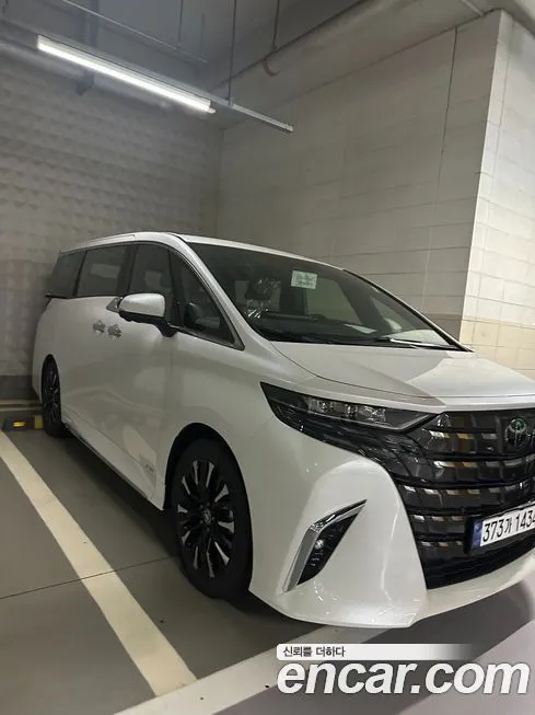 Toyota Alphard — фото 2
