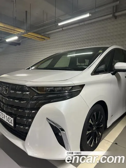 Toyota Alphard — фото 3