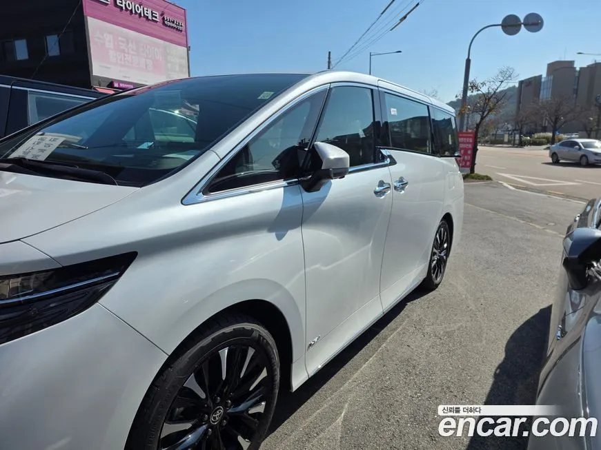 Toyota Alphard — фото 6